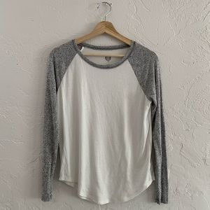 Soft Long Sleeved. Women’s Size S.